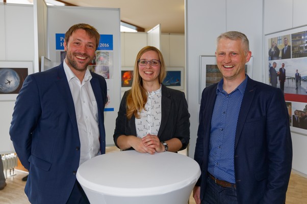 – Bürgermeister David Ortmann, Sabine Metz und Michael Müller (v.l.) freuen sich über die zustande gekommene Zusammenarbeit mit dem DJV Thüringen. Foto: Dr. Bernd Seydel